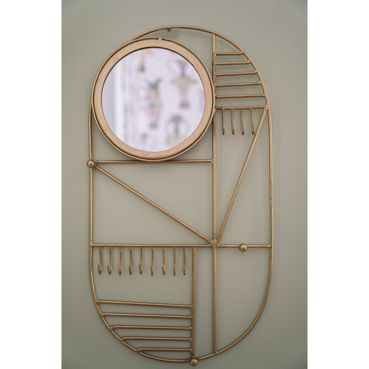 Do I Look Pretty wandhaak in messing | Decoratieve kapstokhaak met spiegel | Functioneel designobject 52 cm