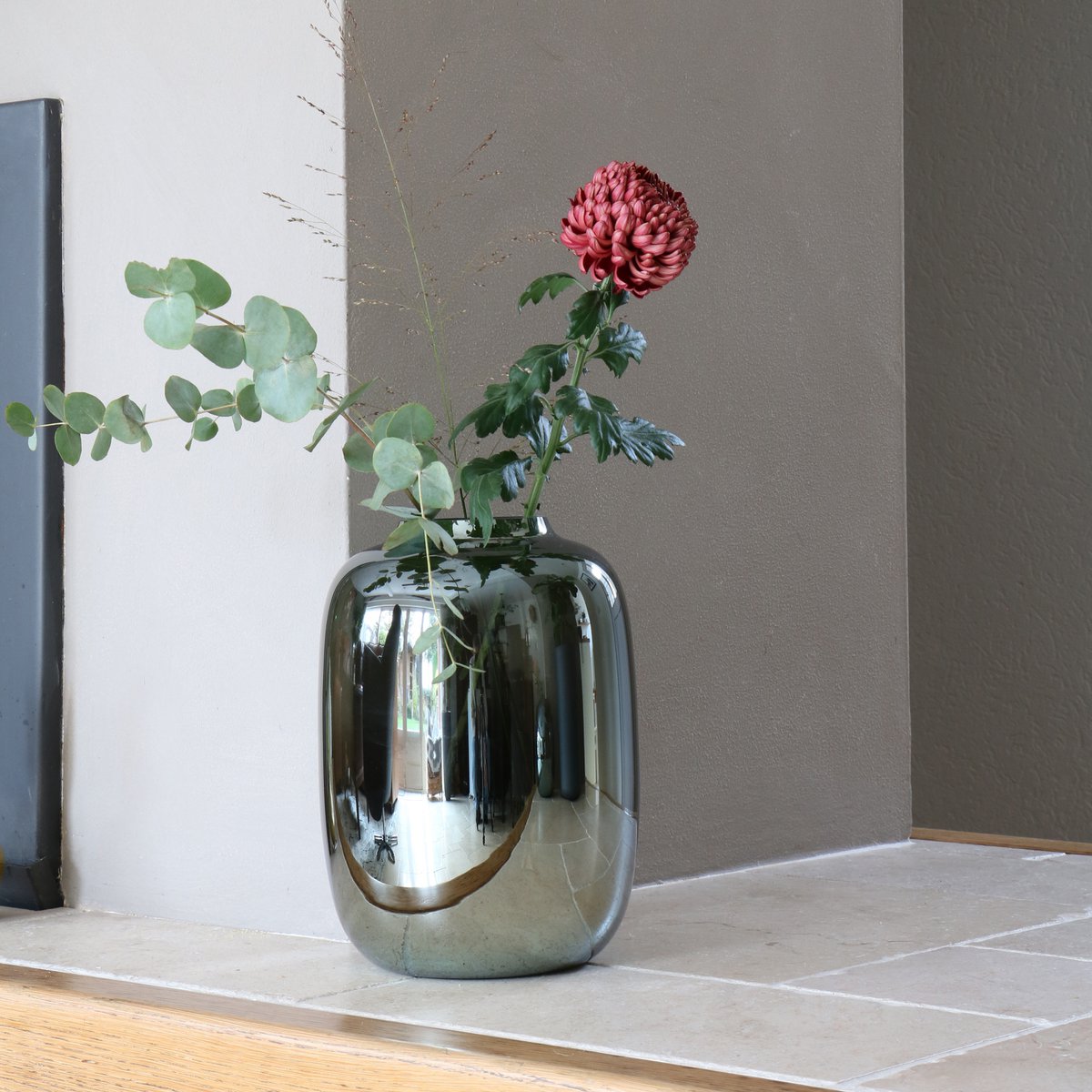 Artic gloss grey vaas | spiegelende glazen designvaas Ø21 of Ø25 cm | mondgeblazen zilveren vaas | Vase The World