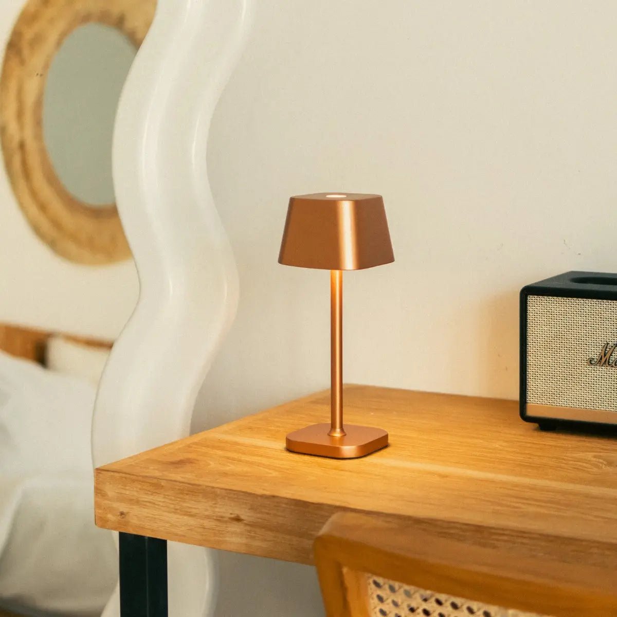 Ava Koperen Lampada da Tavolo Ricaricabile | Lampada di design senza fili con funzione di dimmer e 3 modalità di luce per interni ed esterni