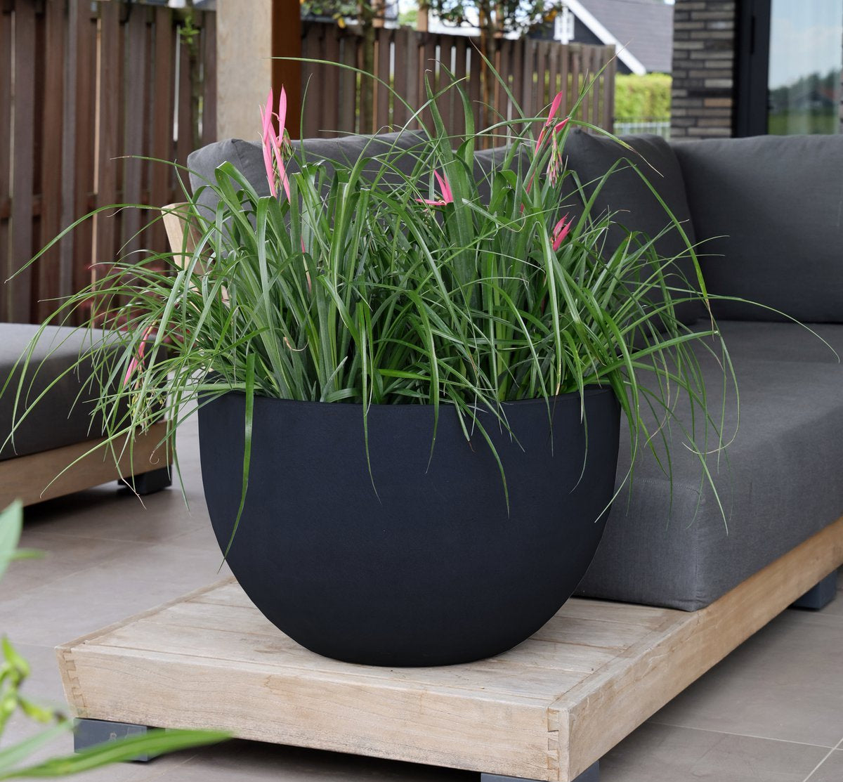 Louisiana black fiberstone plantenpot set grote zwarte vorstbestendige potten Ø45x28 cm & Ø60x38 cm voor binnen en buiten Vase The World