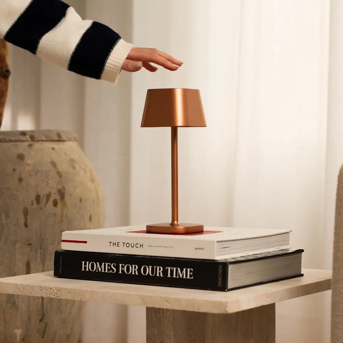 Ava Koperen Lampada da Tavolo Ricaricabile | Lampada di design senza fili con funzione di dimmer e 3 modalità di luce per interni ed esterni