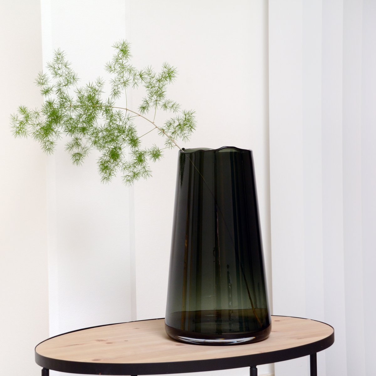 Siret glazen vaas grijs Ø20 x H35 cm | mondgeblazen design | unieke vorm | luxe woonaccessoire | Vase The World