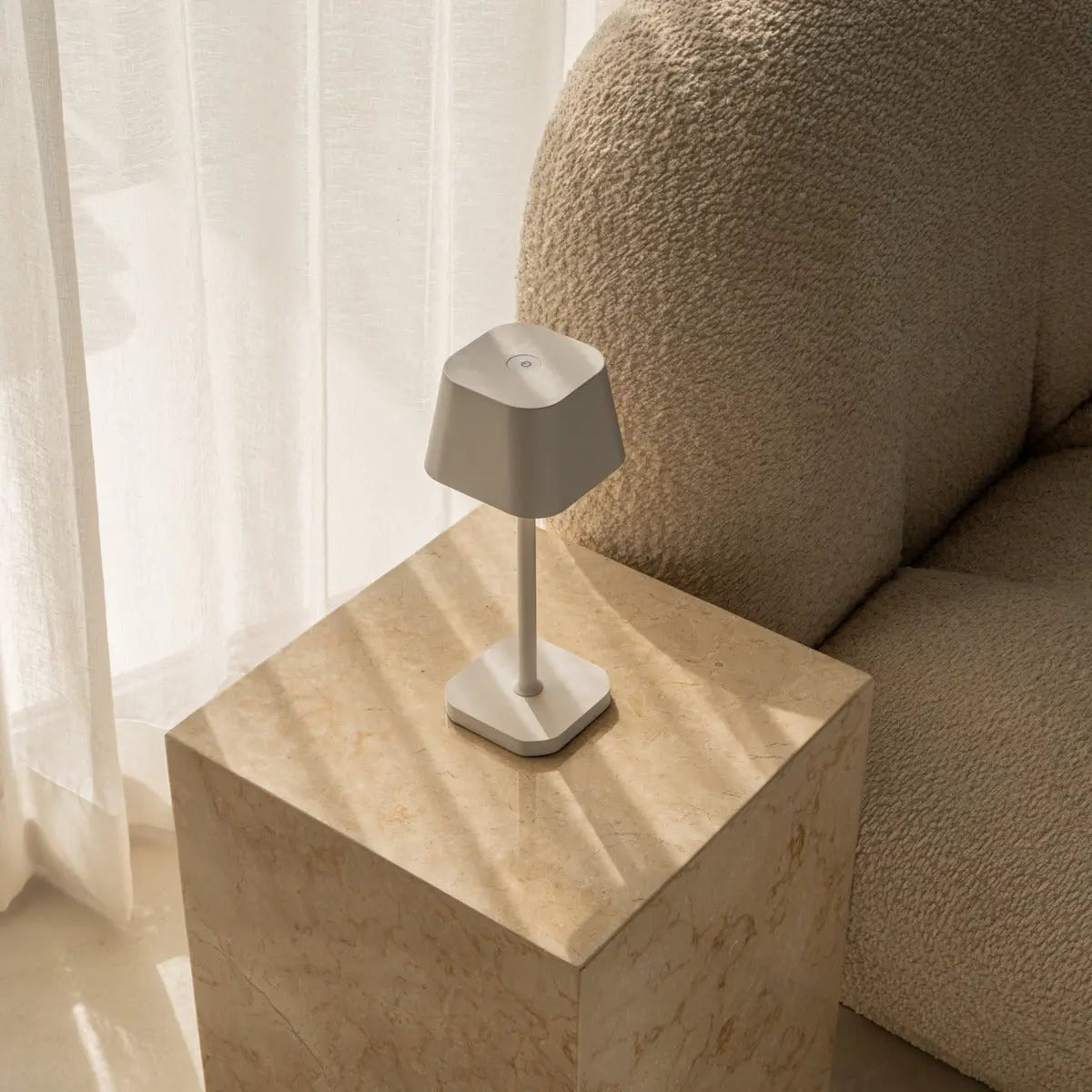 Lampada da tavolo bianca Ava ricaricabile | Lampada LED dimmerabile wireless con controllo touch | IP54 | 26 cm | Tavellio