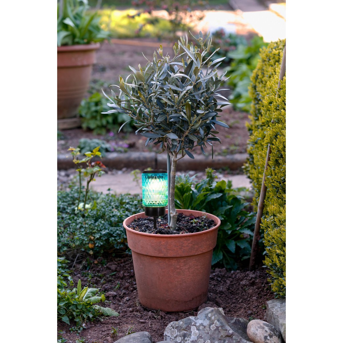Set van 2 Mila Solar Spieslampen voor Buiten – Decoratief Gekleurd Glas – LED Warm Wit Licht – IP44 – Näve – 25 cm Hoog