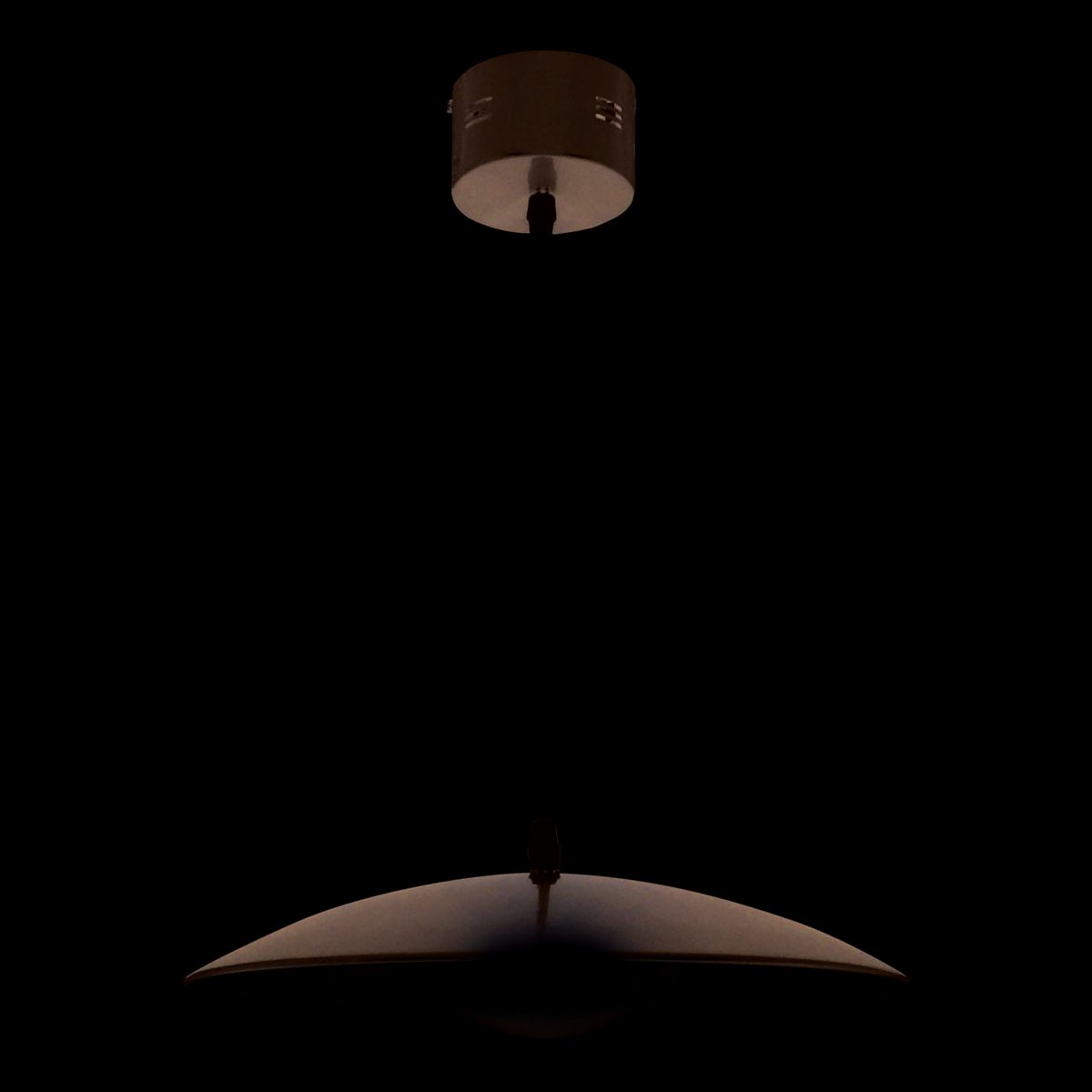 Lampada a sospensione LED moderna Oslo Ø34 cm – luce bianca calda, design in metallo argentato, perfetta per cucina, soggiorno o ufficio