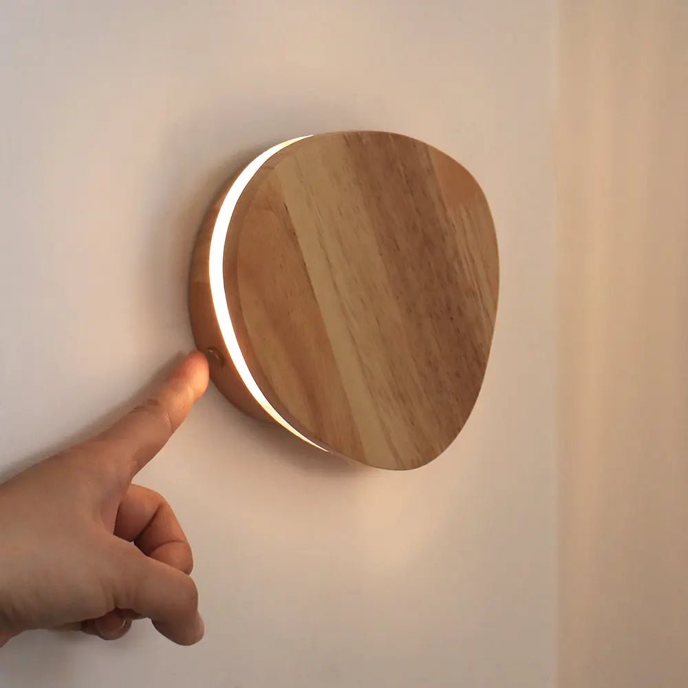 Applique da parete Lulu wireless e ricaricabile | Illuminazione da parete dimmerabile in legno con luce calda e fino a 100 ore di autonomia della batteria