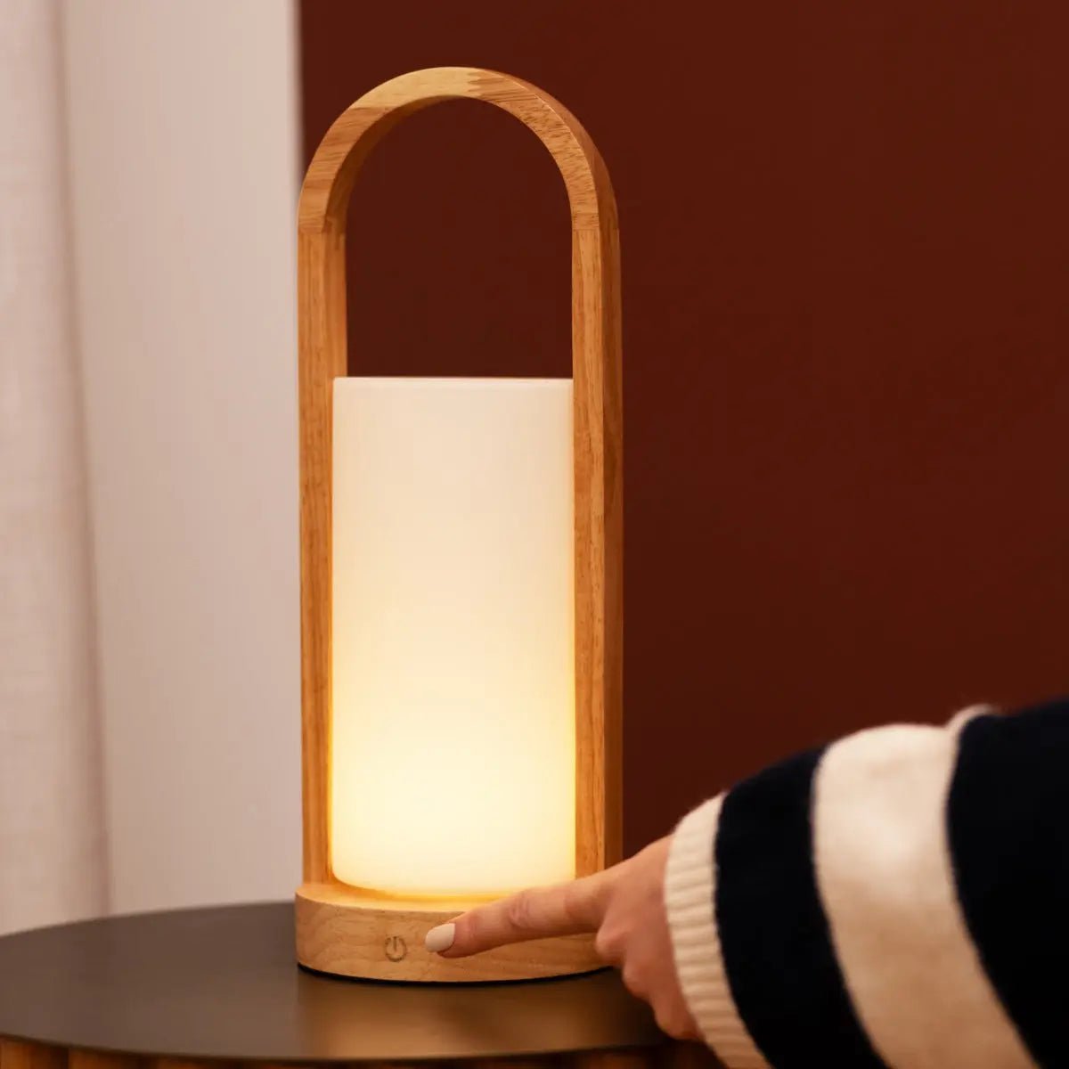 Evie lampada da tavolo in legno ricaricabile color marrone chiaro – dimmerabile, senza fili e design sostenibile, perfetta per ogni stanza