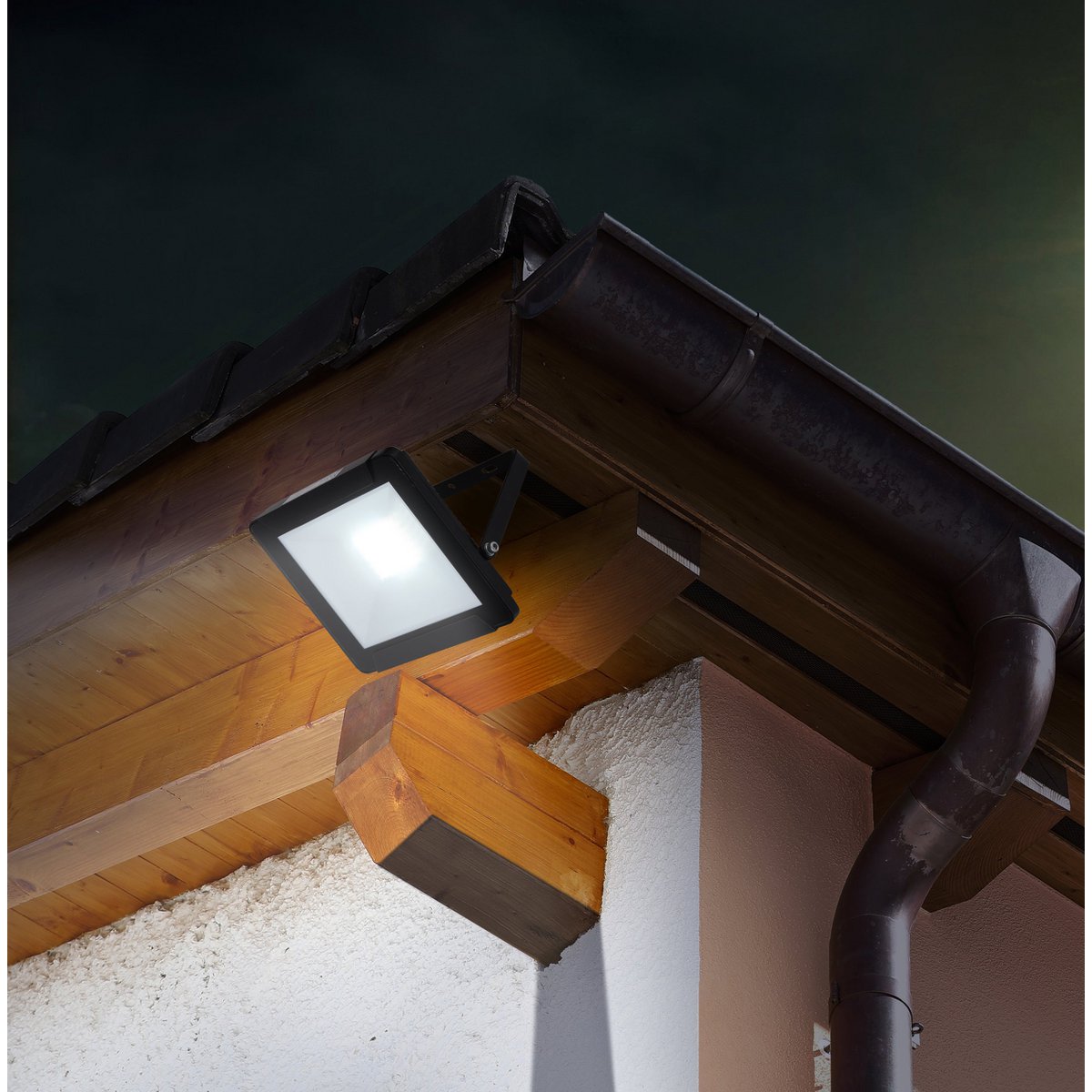 LED buitenlamp Spotlight 30W – Krachtige wandlamp met geïntegreerde LED – IP65 – 2400 lumen – Zwart aluminium – voor gevel of oprit