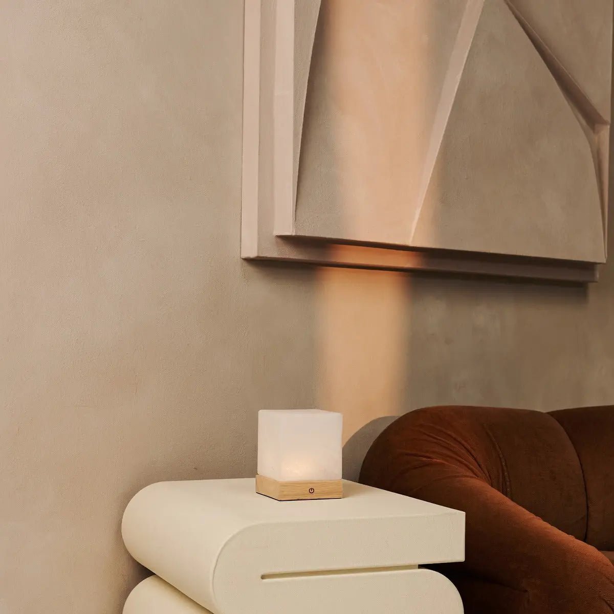 Lampada da tavolo in legno wireless YCE con vetro satinato | Ricaricabile | Dimmerabile | Durata batteria 100 ore | Controllo touch | USB-C