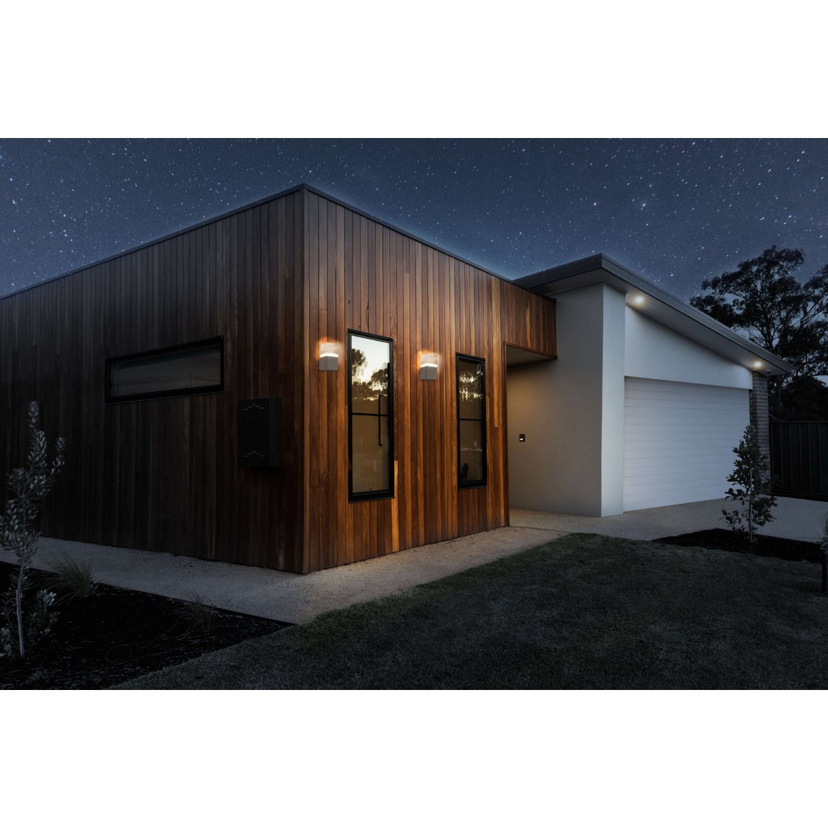 LED buitenwandlamp Leah – Moderne kubusvormige wandlamp van metaal en kunststof – IP44 – 5W – 3000K – voor gevel, tuin of terras