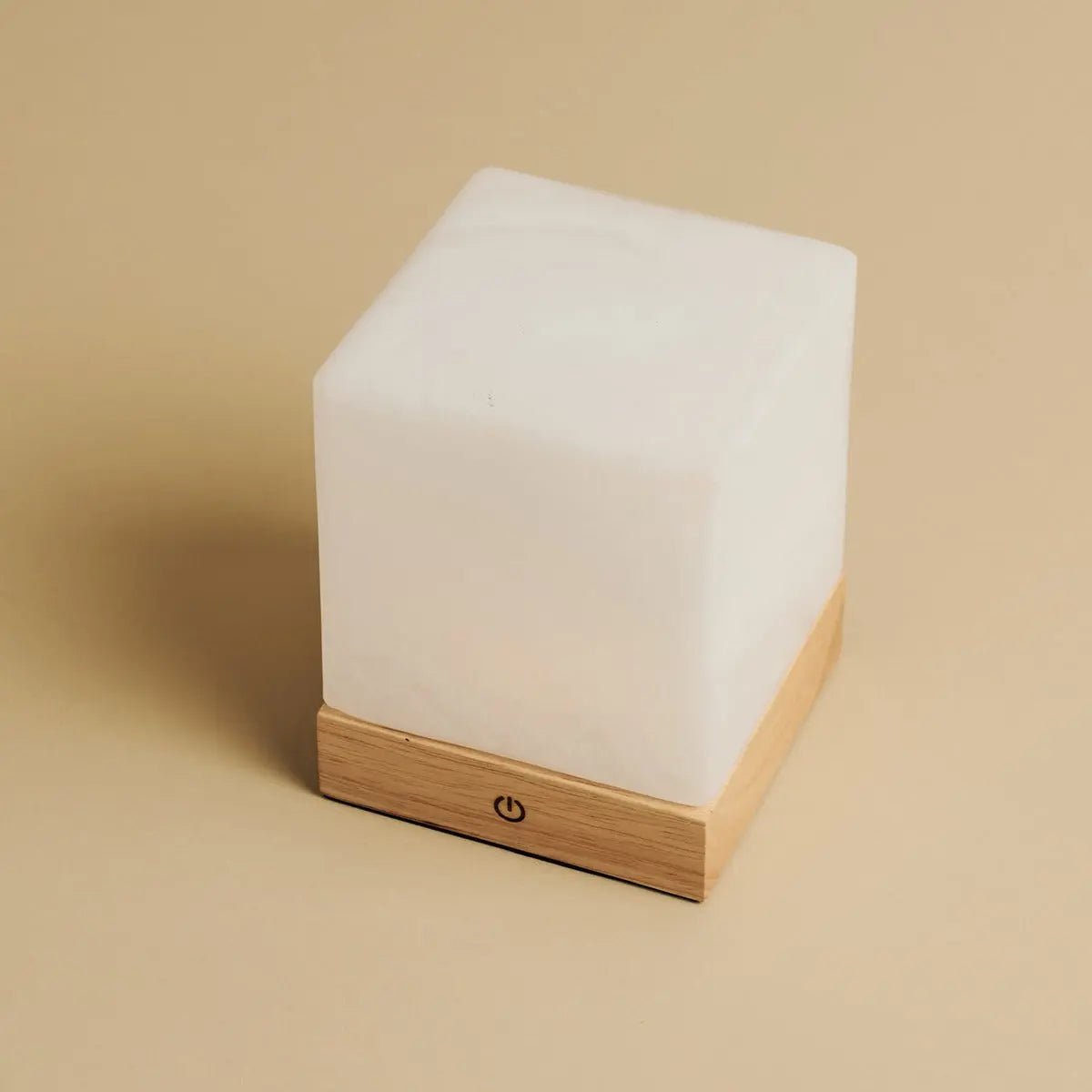 Lampada da tavolo in legno wireless YCE con vetro satinato | Ricaricabile | Dimmerabile | Durata batteria 100 ore | Controllo touch | USB-C