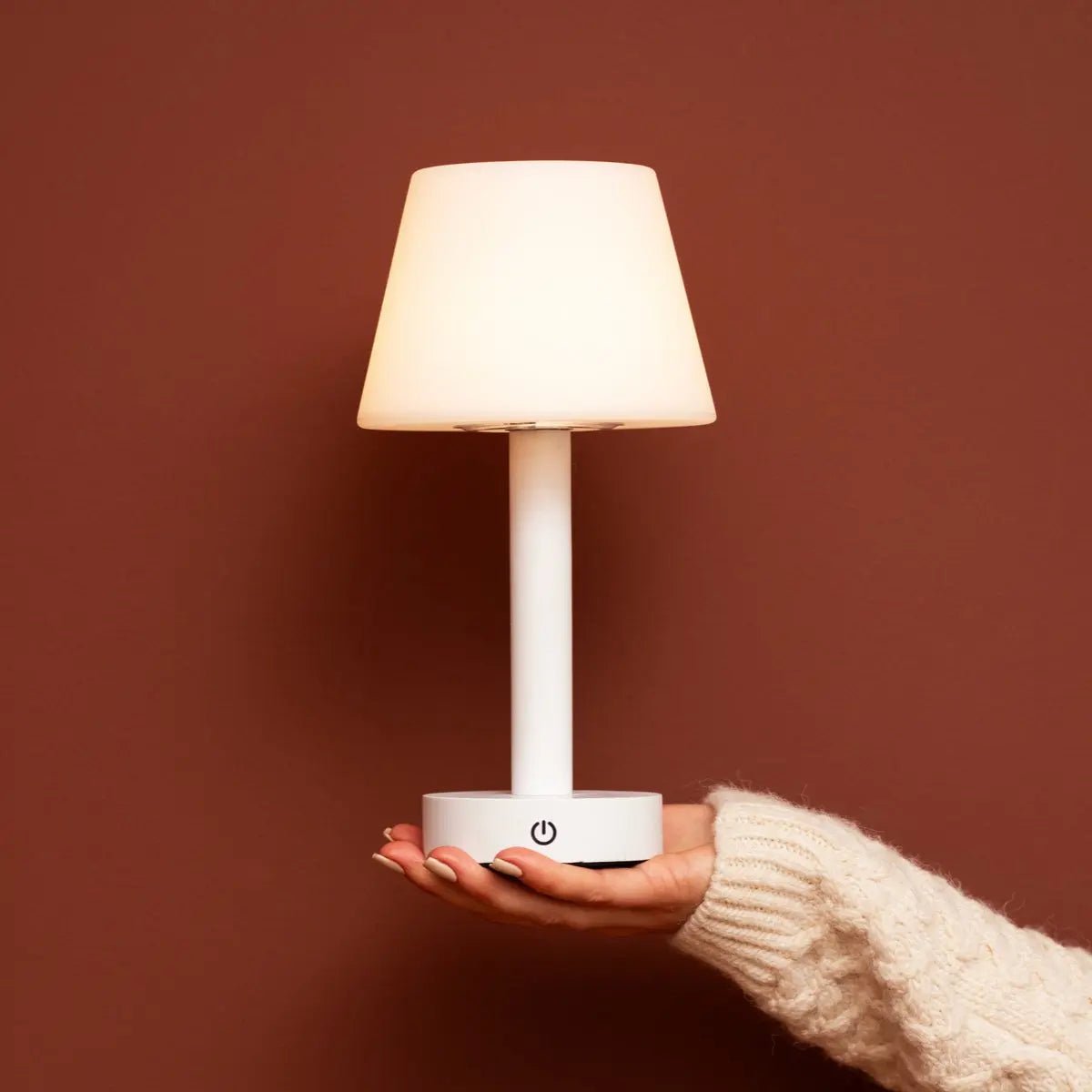 Zoë Witte lampada da tavolo wireless – lampada da design in legno ricaricabile tramite USB-C | Dimmerabile, 3 livelli di luce, fino a 80 ore di autonomia della batteria