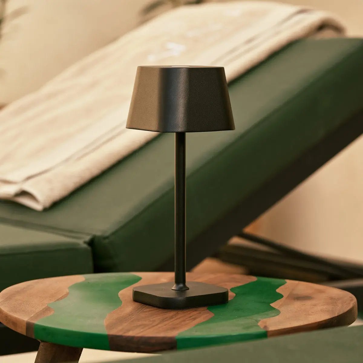 Ava lampada da tavolo ricaricabile nera – wireless, dimmerabile e design elegante | 3 livelli di luce e 120 ore di autonomia della batteria