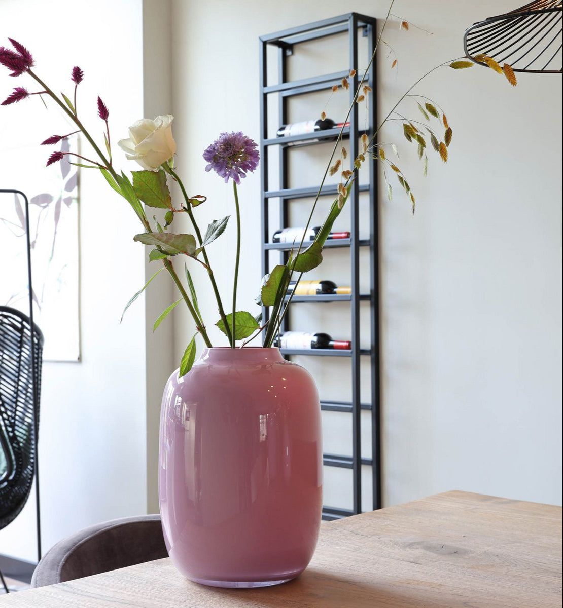 Artic light pink vaas – handgemaakt roze glas – modern design – elegante woondecoratie – diverse maten – Vase The World