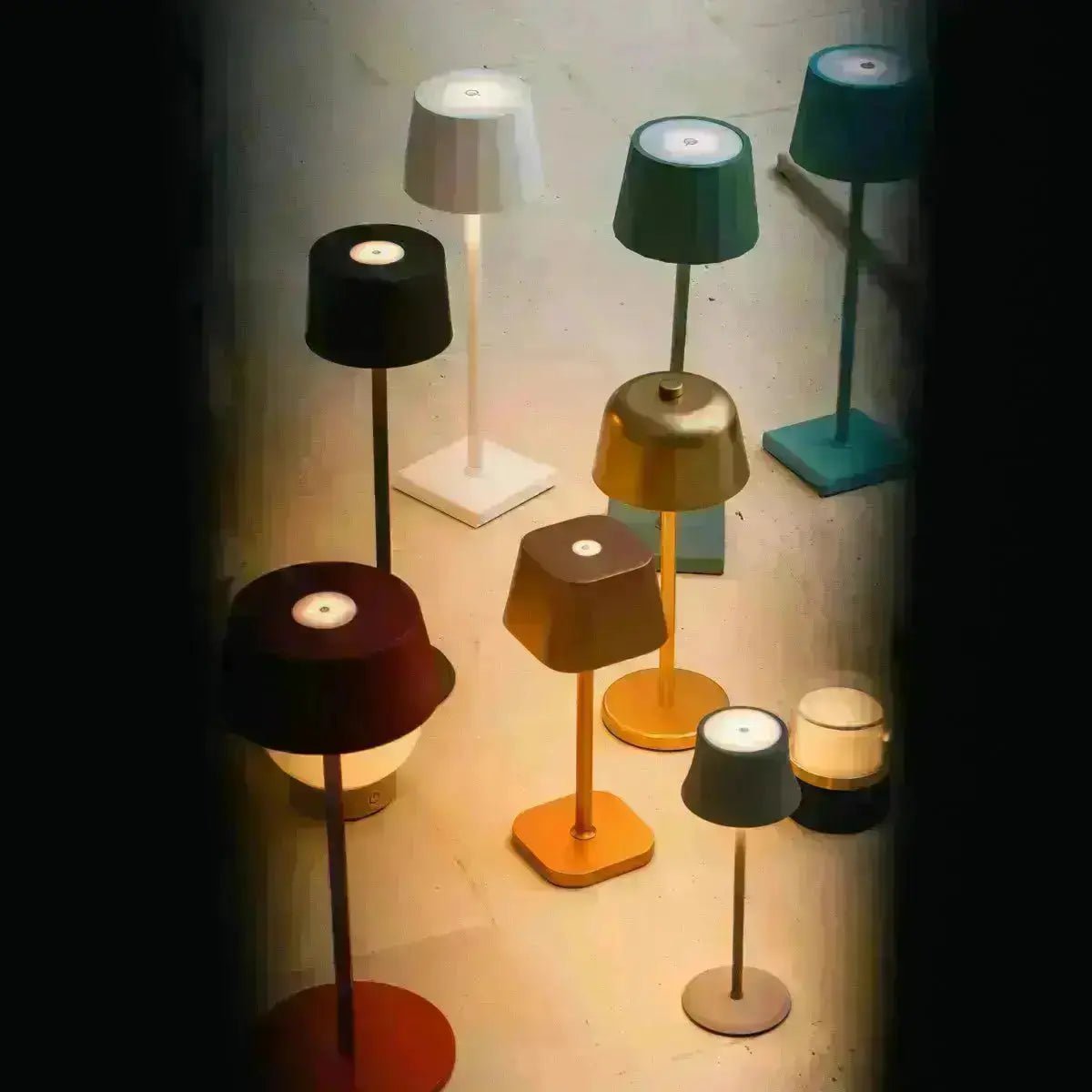 Lampada da tavolo ricaricabile Wouter fenicottero rosa | design wireless con funzione dimmer, 120 ore di autonomia della batteria e 3 livelli di luce – elegante e pratica