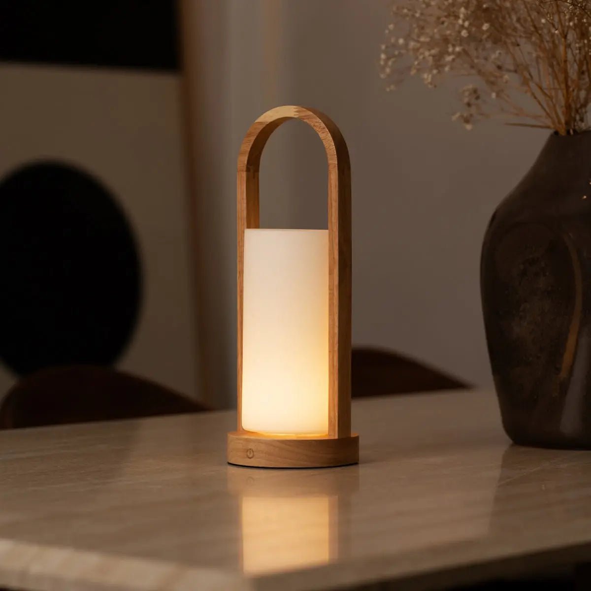 Evie lampada da tavolo in legno ricaricabile color marrone chiaro – dimmerabile, senza fili e design sostenibile, perfetta per ogni stanza