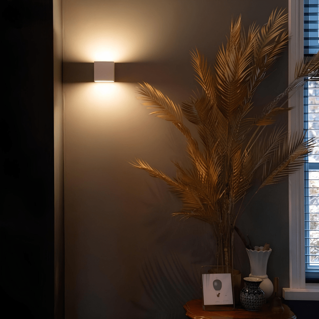 Draadloze Wandlamp met Bewegingssensor en Verstelbare Lichtstraal – Minimalistisch Zwart Design