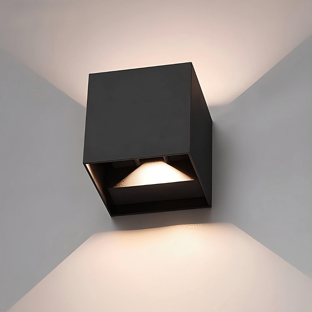 Draadloze Wandlamp met Bewegingssensor en Verstelbare Lichtstraal – Minimalistisch Zwart Design