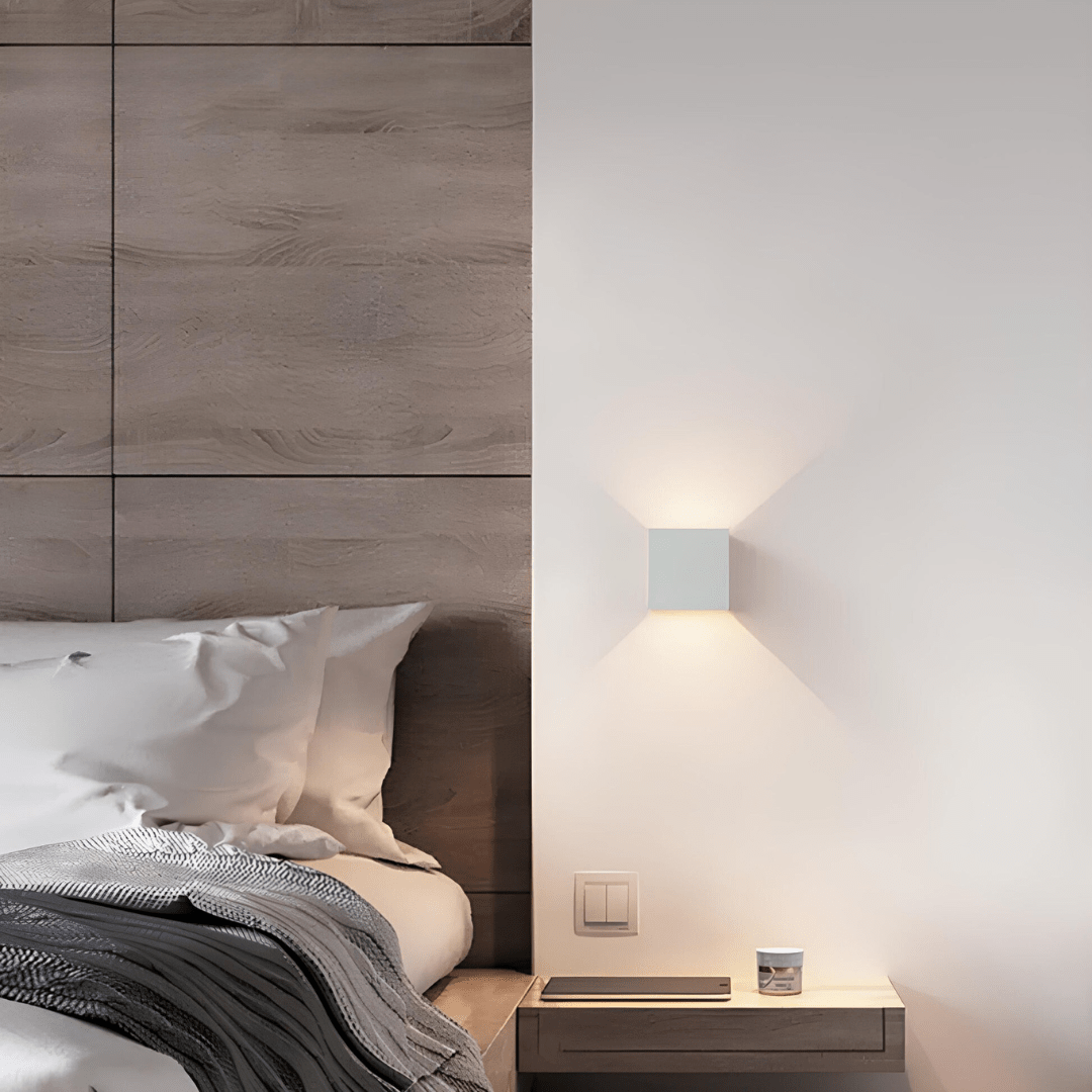 Draadloze Wandlamp met Bewegingssensor en Verstelbare Lichtstraal – Minimalistisch Zwart Design