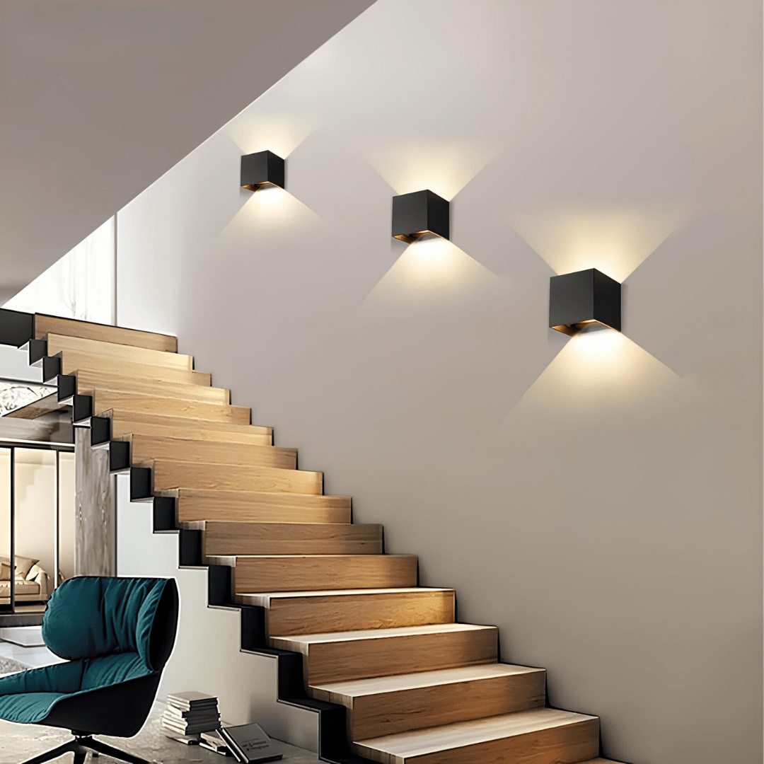 Draadloze Wandlamp met Bewegingssensor en Verstelbare Lichtstraal – Minimalistisch Zwart Design