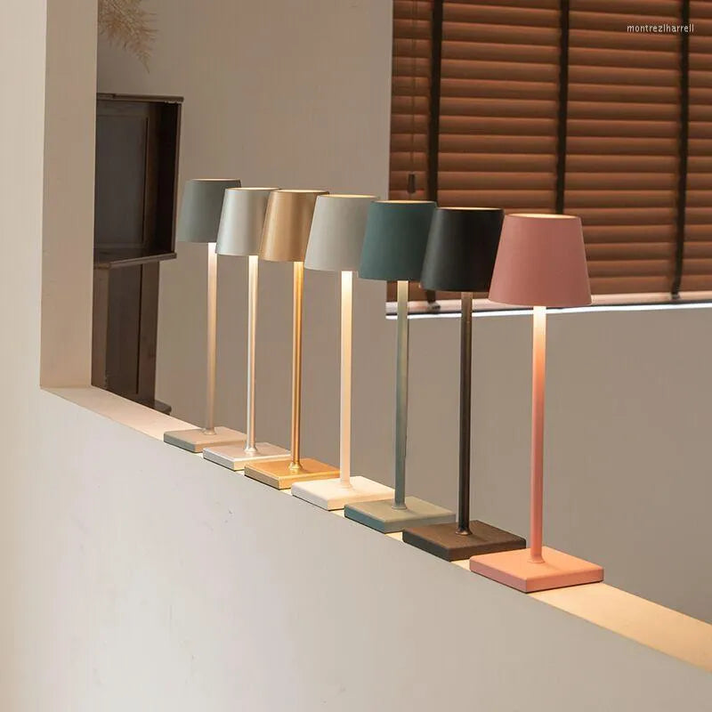 Lampada da tavolo LED portatile con funzione dimmerabile e batteria ricaricabile – ideale per interno ed esterno