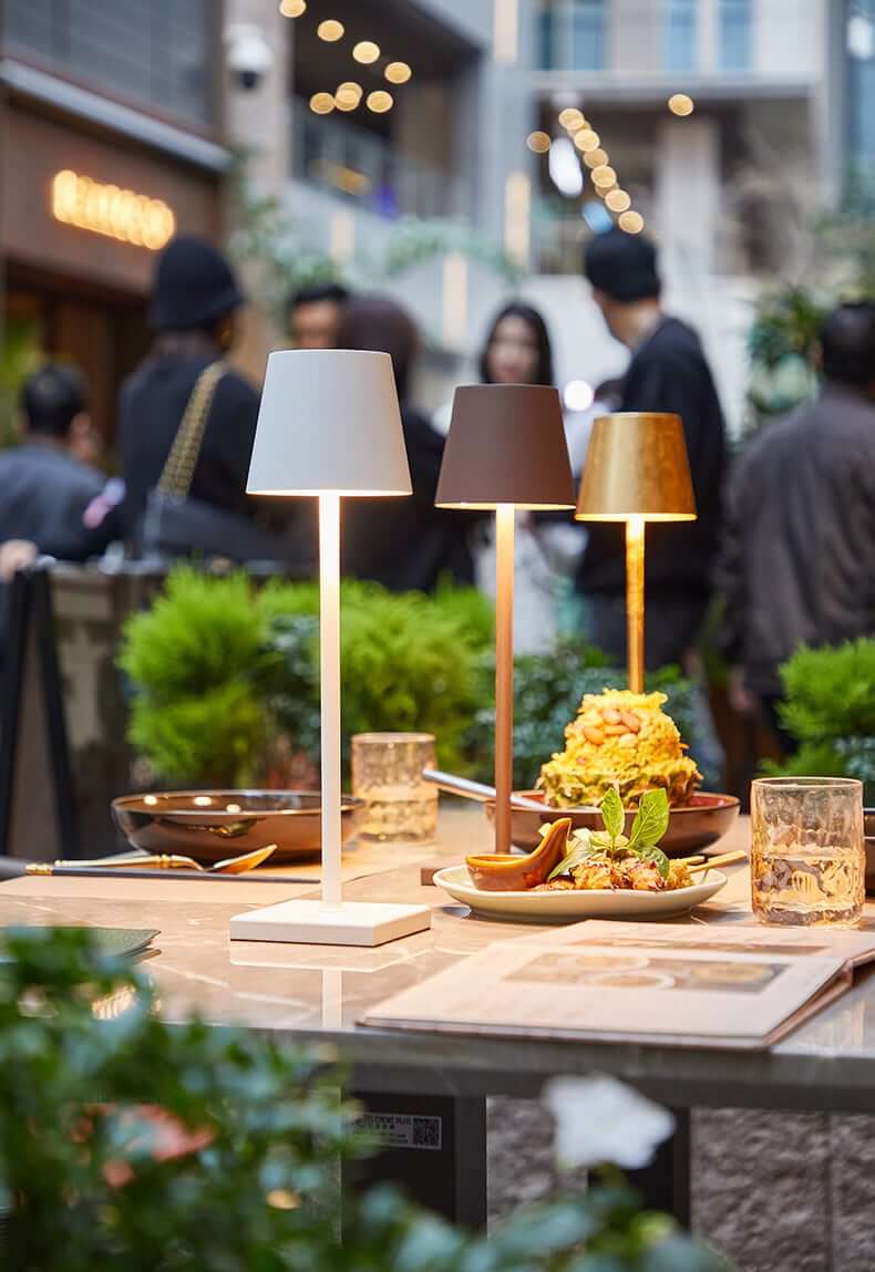 Lampada da tavolo LED portatile con funzione dimmerabile e batteria ricaricabile – ideale per interno ed esterno