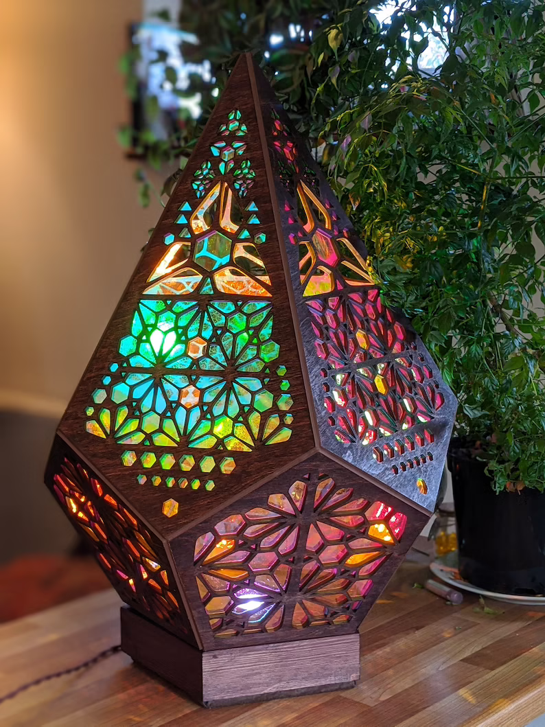 Lampada da tavolo boho con motivo a stelle 18x11x11 cm