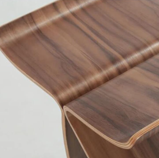 Vlinder Kruk – Minimalistisch Design voor Eetkamer, Hal of Slaapkamer