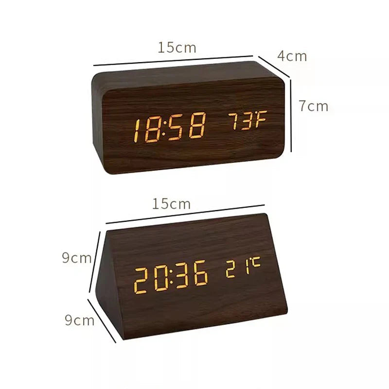 Sveglia Digitale in Legno con Tre Allarmi e Visualizzazione della Temperatura – Design Retrò con Luminosità Regolabile
