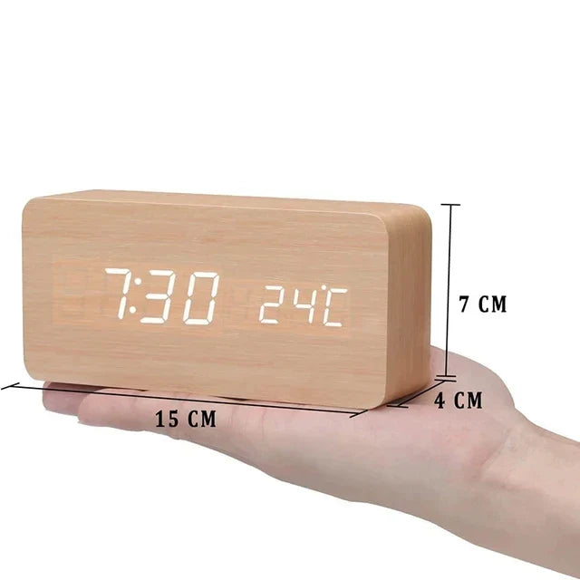 Sveglia Digitale in Legno con Tre Allarmi e Visualizzazione della Temperatura – Design Retrò con Luminosità Regolabile