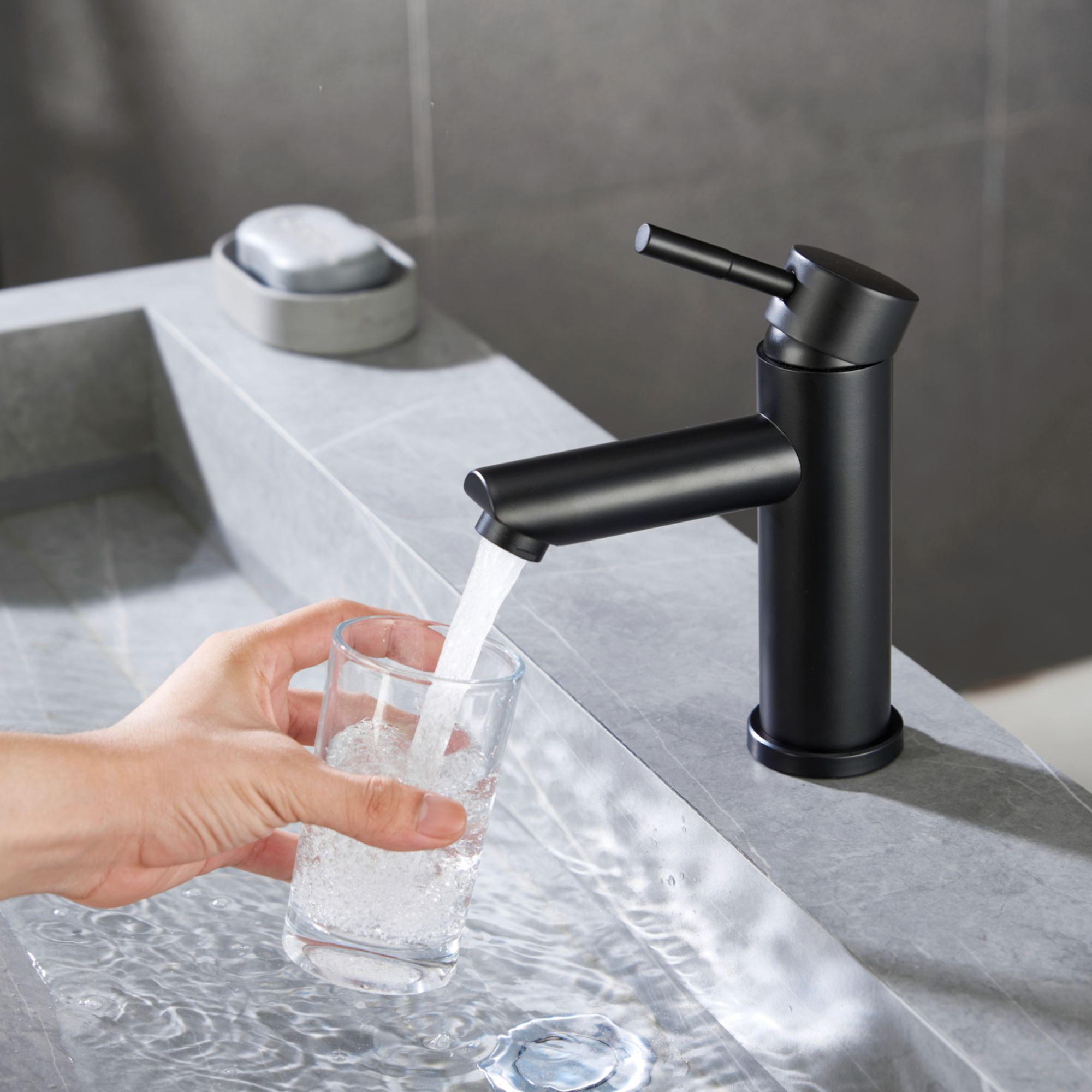 Qua | Mat Zwarte Kraan Badkamer Keuken
