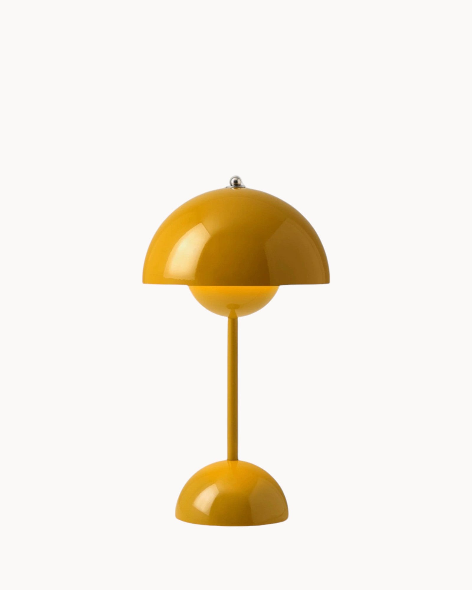 Scandinavische LED-Tafellamp – Dimbaar, Hoogwaardig Metaal, 6-10 W