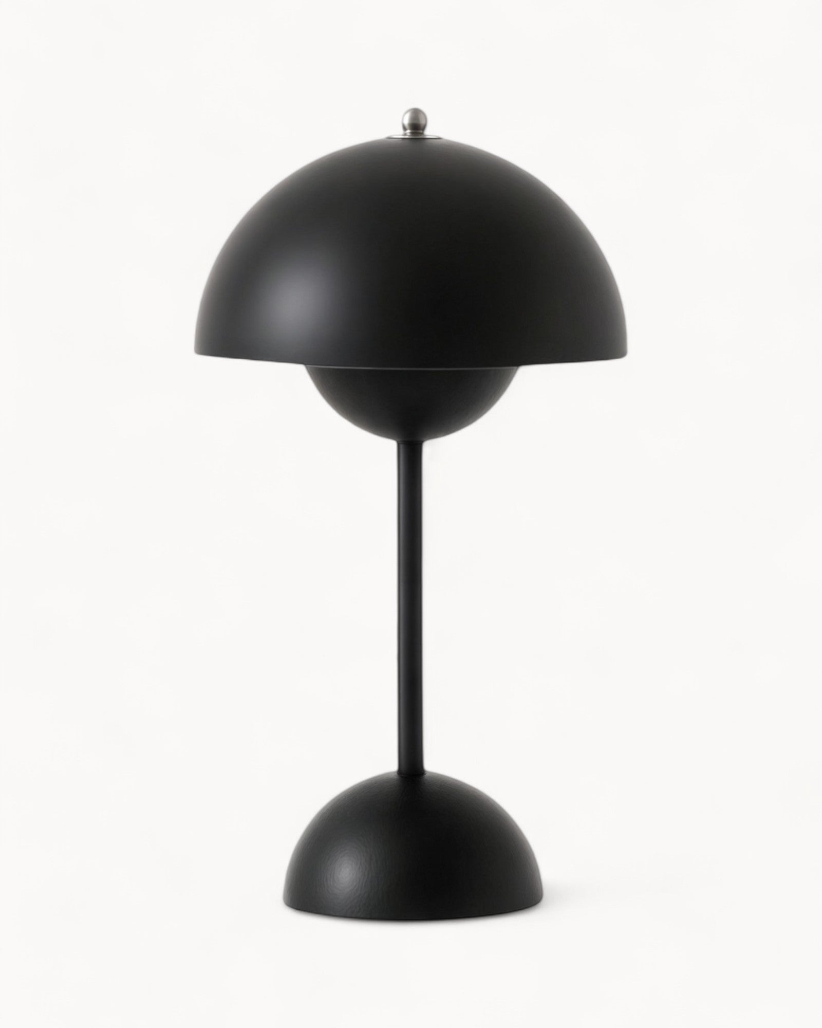 Scandinavische LED-Tafellamp – Dimbaar, Hoogwaardig Metaal, 6-10 W