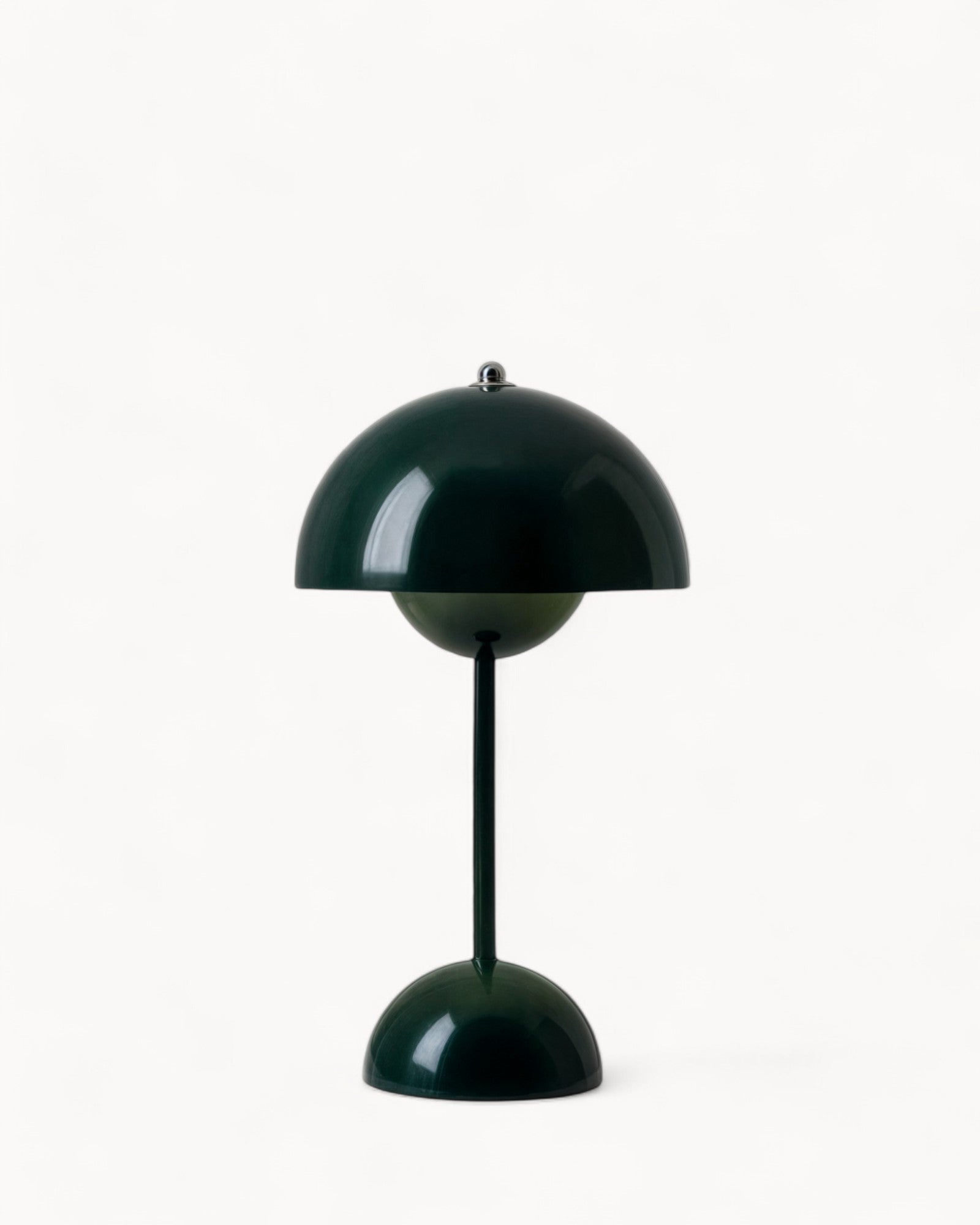Scandinavische LED-Tafellamp – Dimbaar, Hoogwaardig Metaal, 6-10 W