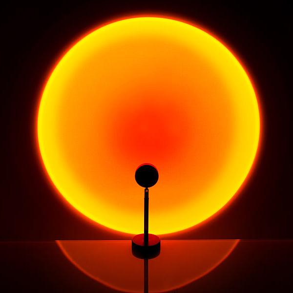 Lampada Tramonto con 13 Modalità di Luce e Testa Girevole a 360° – Illuminazione LED a Risparmio Energetico