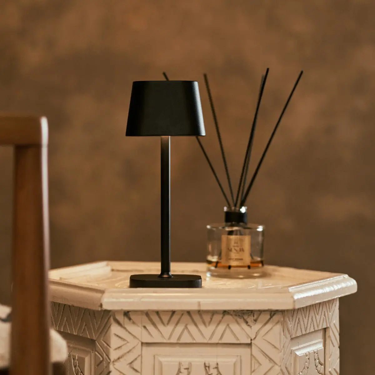 Ava lampada da tavolo ricaricabile nera – wireless, dimmerabile e design elegante | 3 livelli di luce e 120 ore di autonomia della batteria