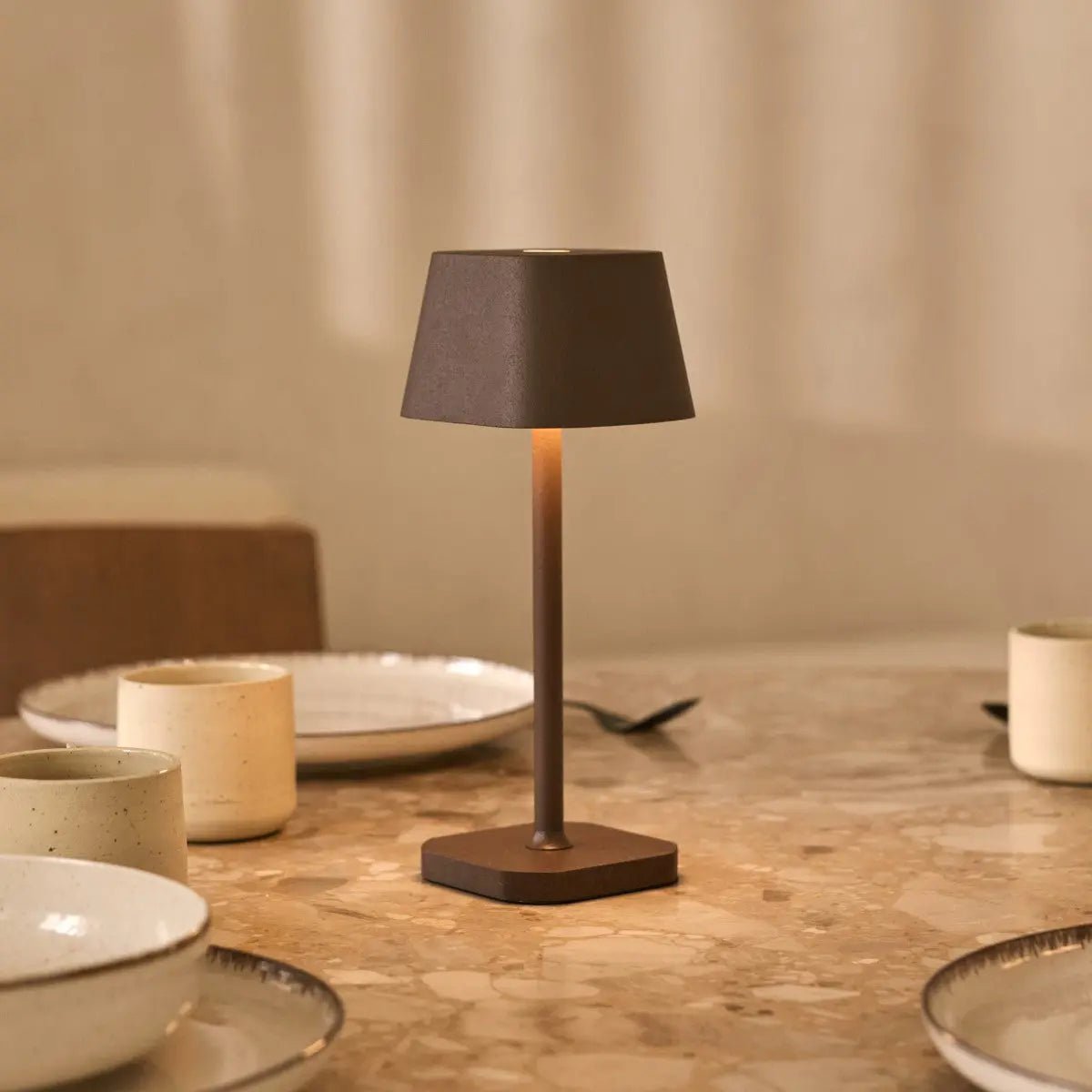 Ava lampada da tavolo ricaricabile moka marrone | Luce LED wireless | Dimmerabile | USB-C | 3 modalità | Design Tavellio
