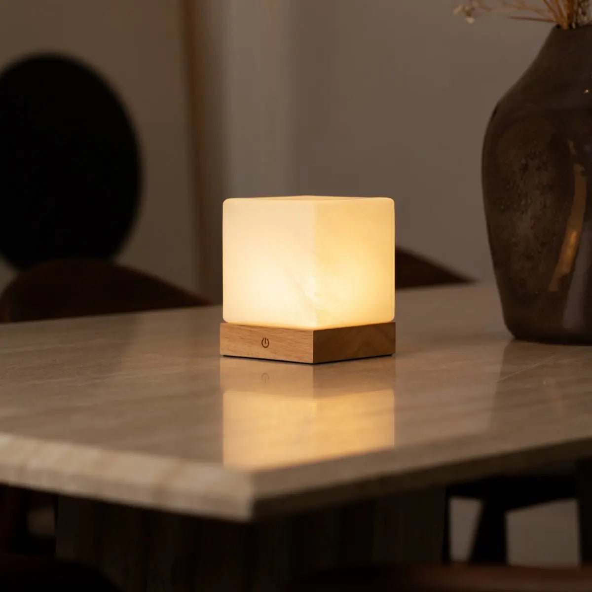 Lampada da tavolo in legno wireless YCE con vetro satinato | Ricaricabile | Dimmerabile | Durata batteria 100 ore | Controllo touch | USB-C