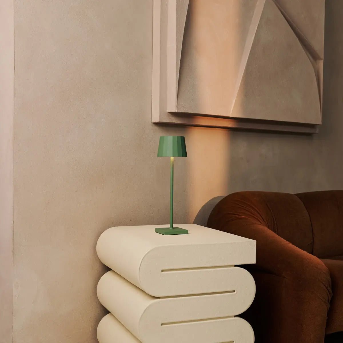Wouter lampada da tavolo ricaricabile verde salvia | design dimmerabile wireless con 120 ore di autonomia della batteria e 3 modalità di luce – ideale per ogni ambiente