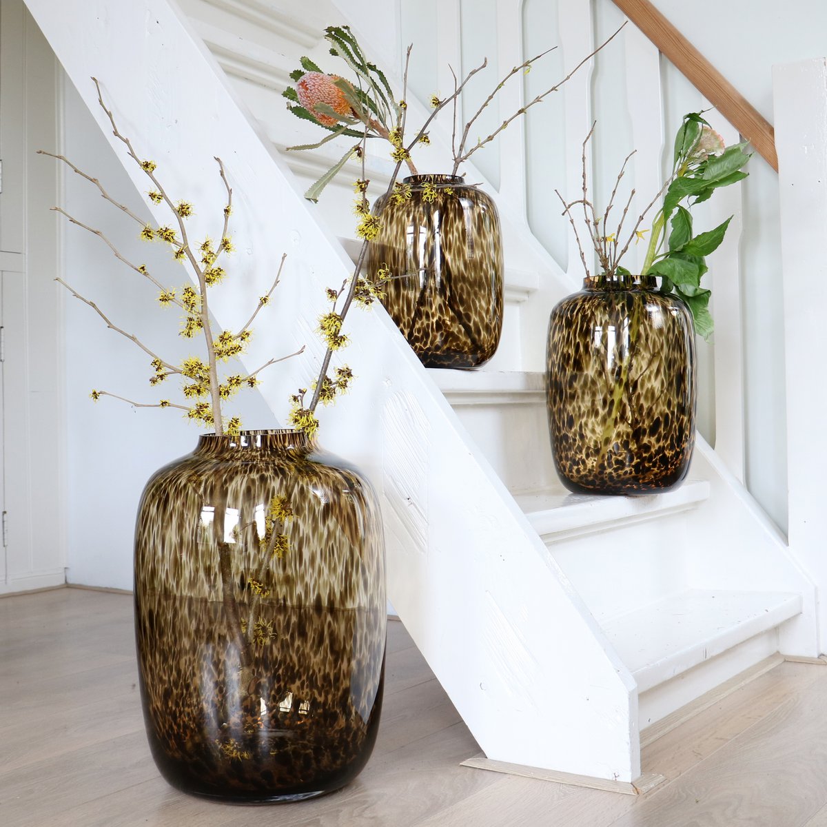 Artic Cheetah mondgeblazen vaas – uniek design, handgemaakt glas, bruin zwart, moderne decoratie Ø21-25 cm