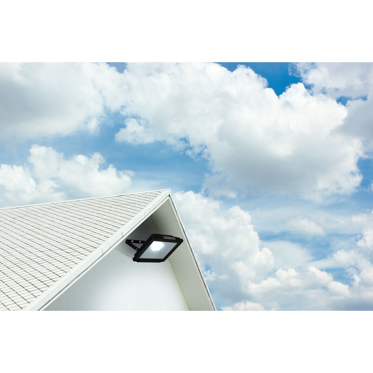 LED buitenlamp Spotlight 30W – Krachtige wandlamp met geïntegreerde LED – IP65 – 2400 lumen – Zwart aluminium – voor gevel of oprit