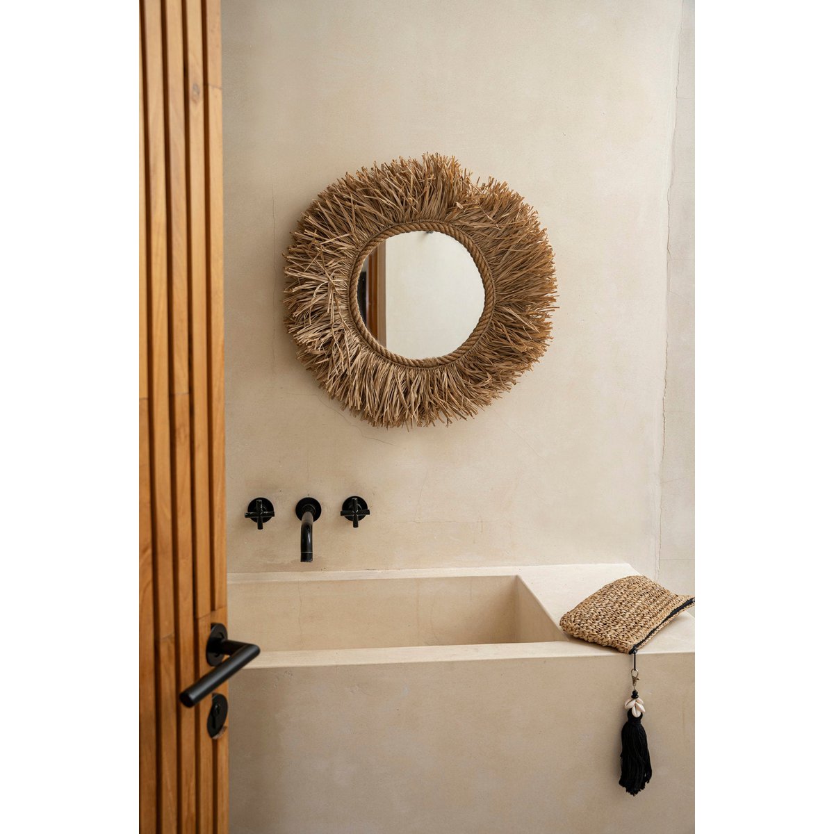 Haïti wandspiegel in natuurlijke raffia | Handgemaakt & duurzaam design | Boho chic muurdecoratie ø ±60 cm