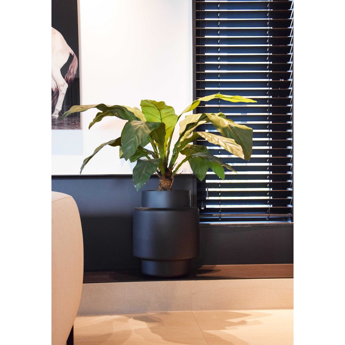 Billund zwarte fiberstone plantenpot – duurzaam, lichtgewicht en vorstbestendig voor binnen en buiten | Ø40-60 cm, hoogwaardig handgemaakt design