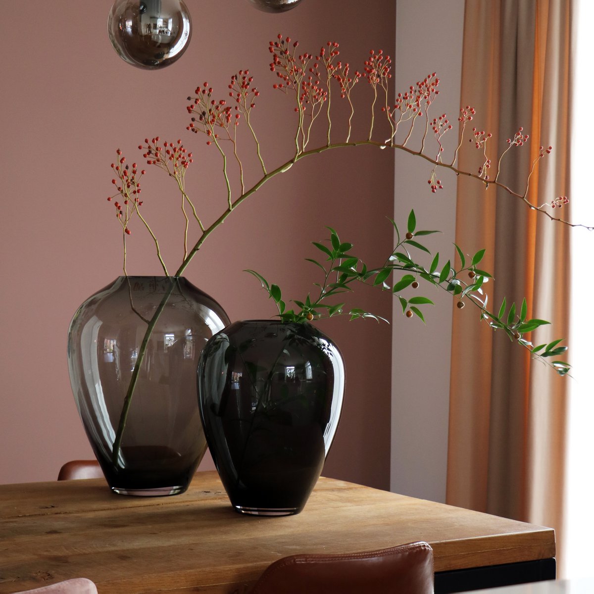 Kander Grey mondgeblazen glazen vaas antraciet | hoogwaardige decoratieve vaas met geslepen rand | Vase The World