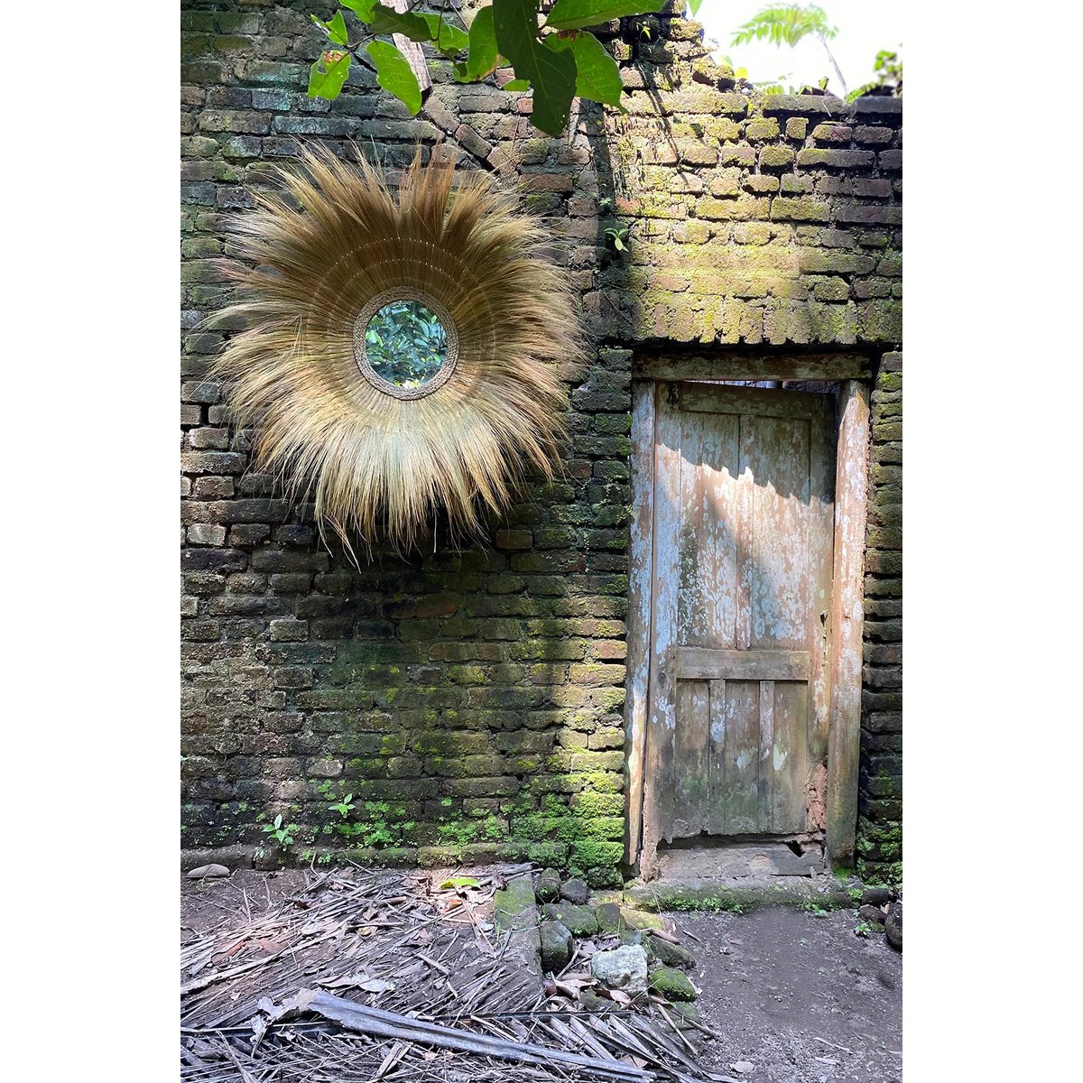 Verzonken Bosspiegel Naturel – Handgemaakte Wandspiegel van Gras en Glas – 90x90 cm – Natuurlijke Luxe