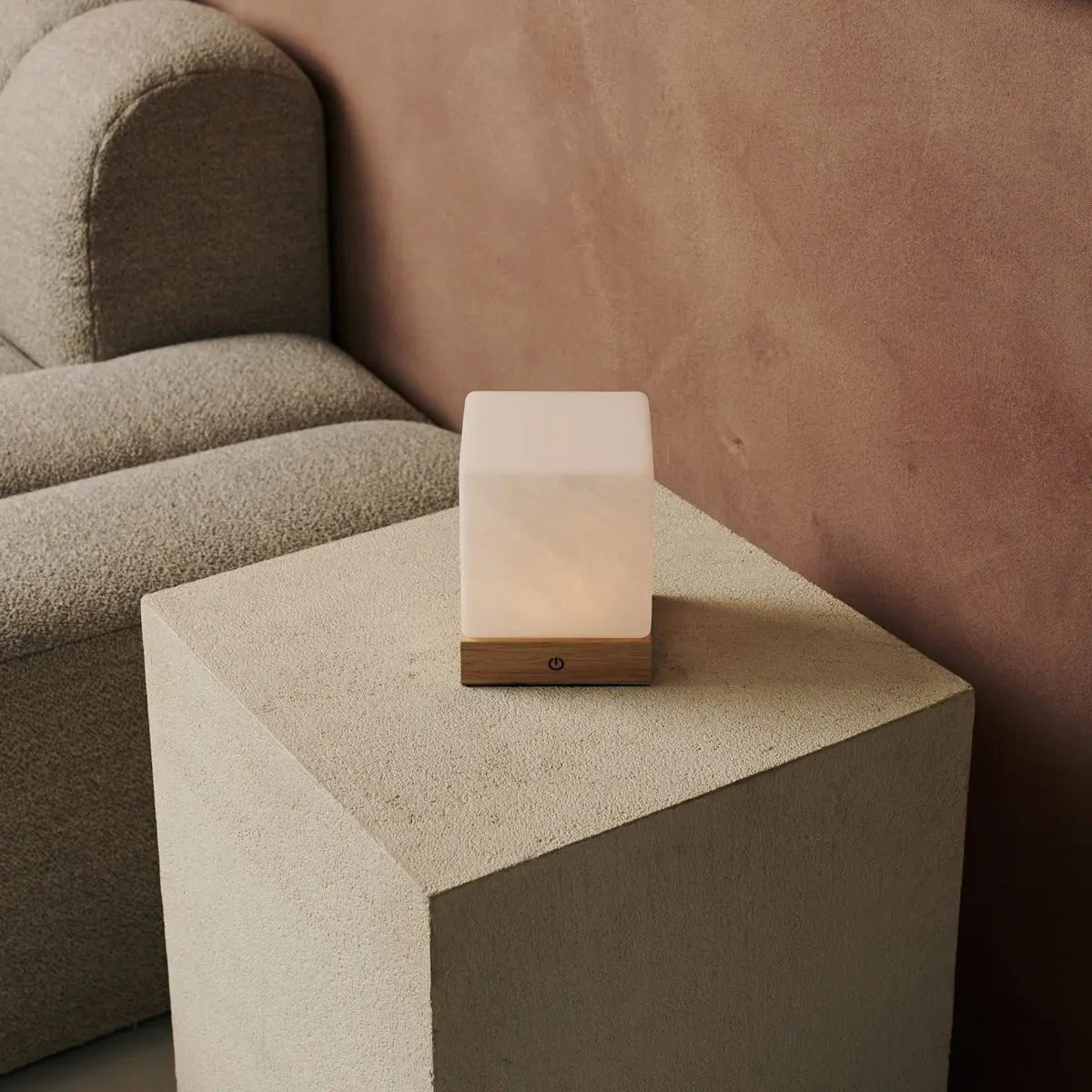 Lampada da tavolo in legno wireless YCE con vetro satinato | Ricaricabile | Dimmerabile | Durata batteria 100 ore | Controllo touch | USB-C