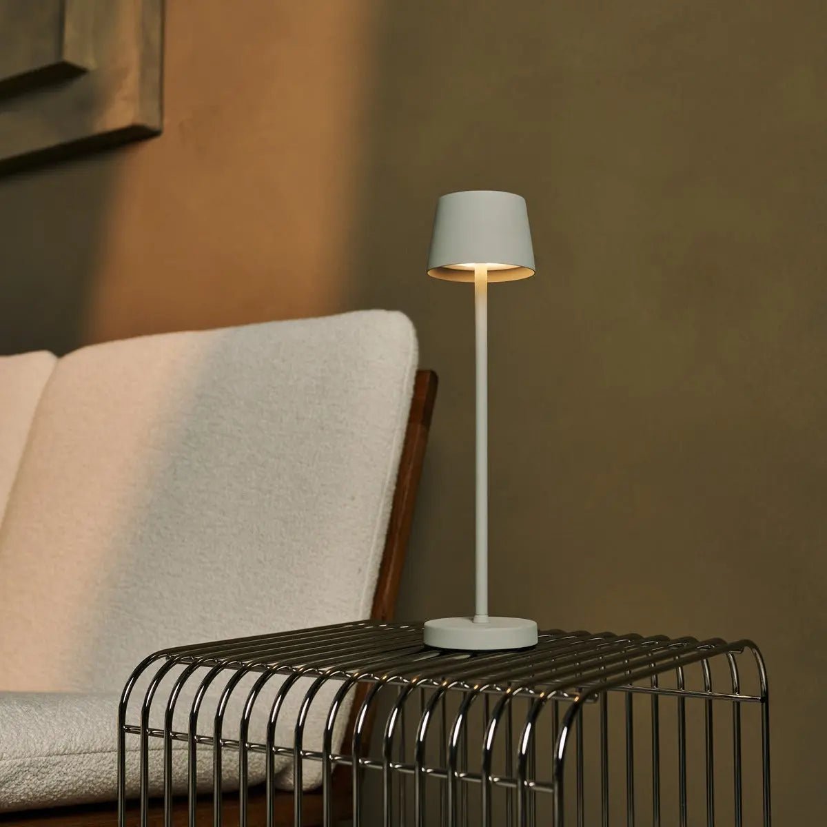 Set Combi Vondel Mini Shadow Grigio – 8 lampade da tavolo wireless & stazione di ricarica | Dimmerabile, resistente all'acqua, perfetto per horeca & hotel